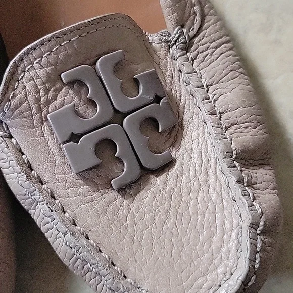 Tory Burch Tan Moccasin Flats with Logo Detail - Picture 4 of 8